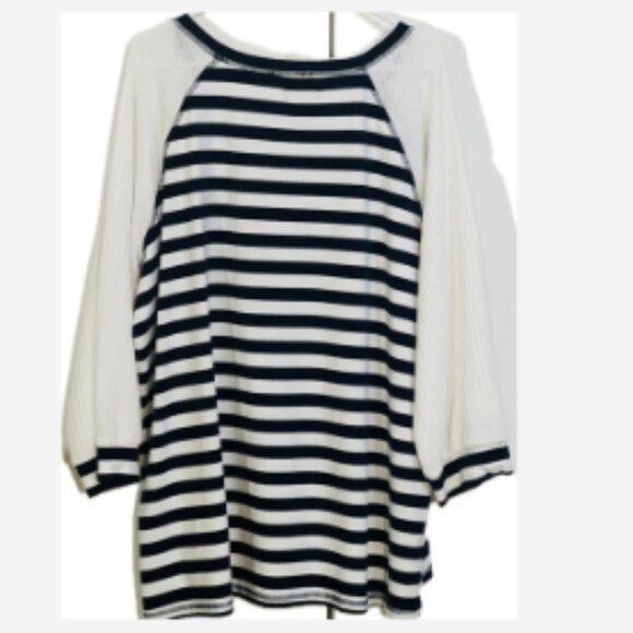 Weekend Suzanne Betro Top Tunic Women's Size 2X Blue/White Stripes 3/4 Sleeves - Picture 3 of 3